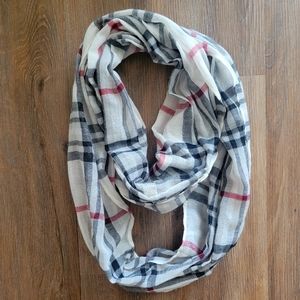 VGUC Lightweight White Grey Plaid Infinity Scarf